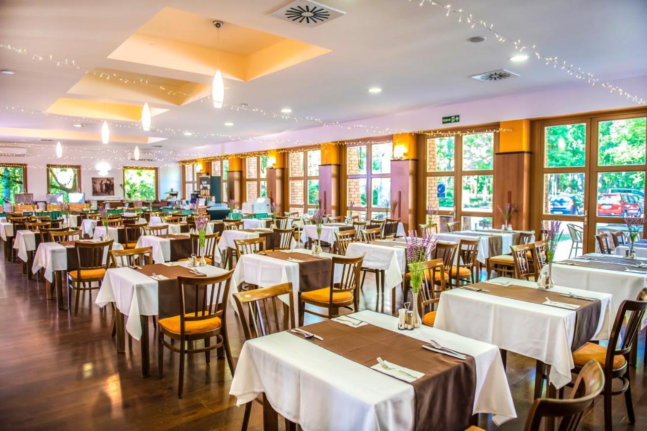 Bikács Zichy Park Hotel מראה חיצוני תמונה