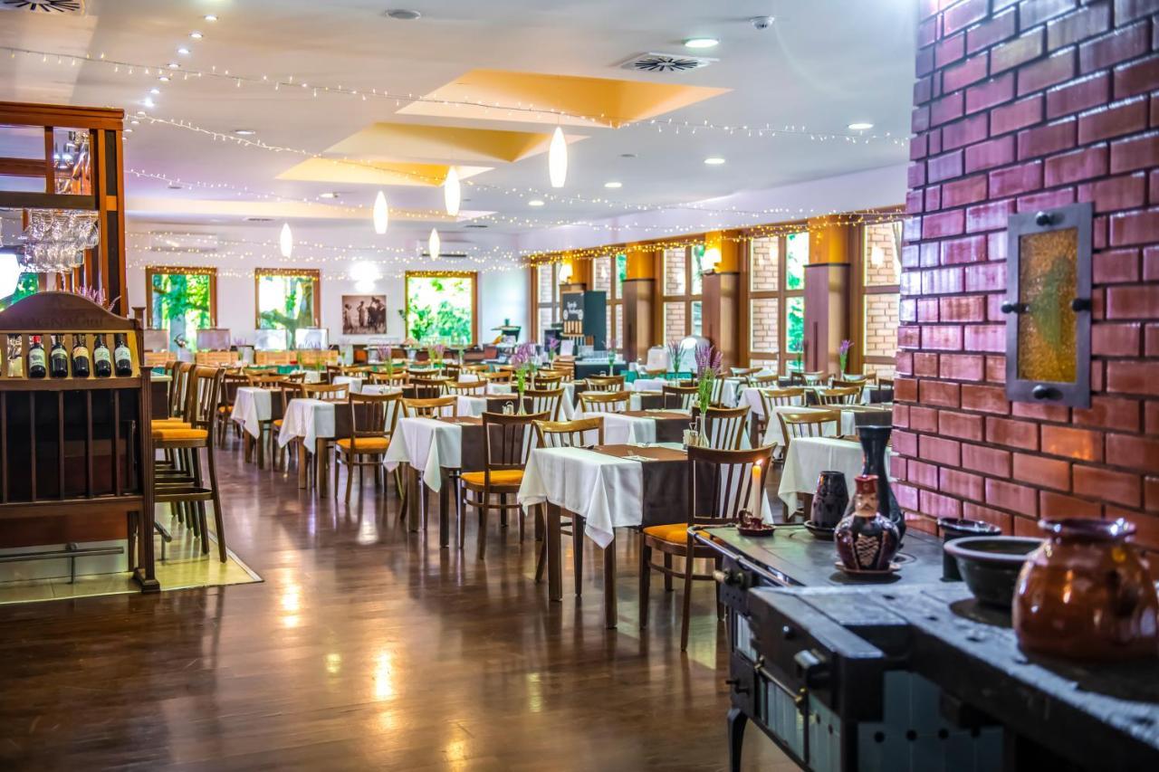 Bikács Zichy Park Hotel מראה חיצוני תמונה