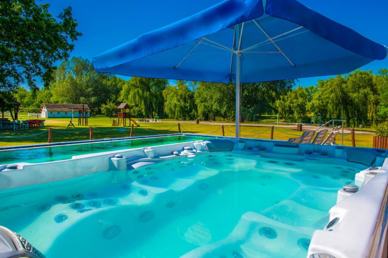Bikács Zichy Park Hotel מראה חיצוני תמונה