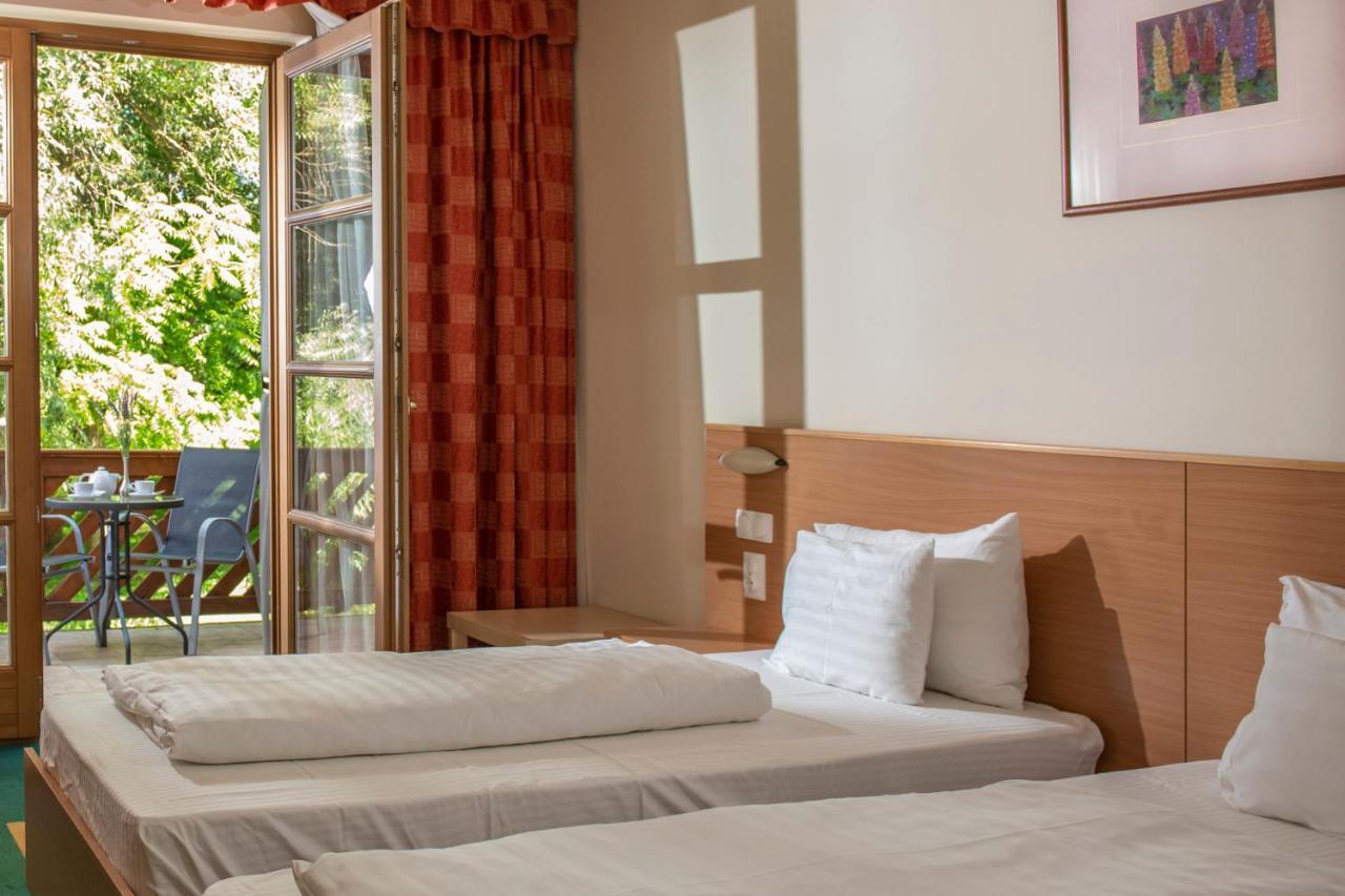 Bikács Zichy Park Hotel מראה חיצוני תמונה