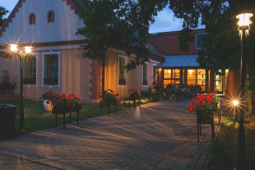 Bikács Zichy Park Hotel מראה חיצוני תמונה