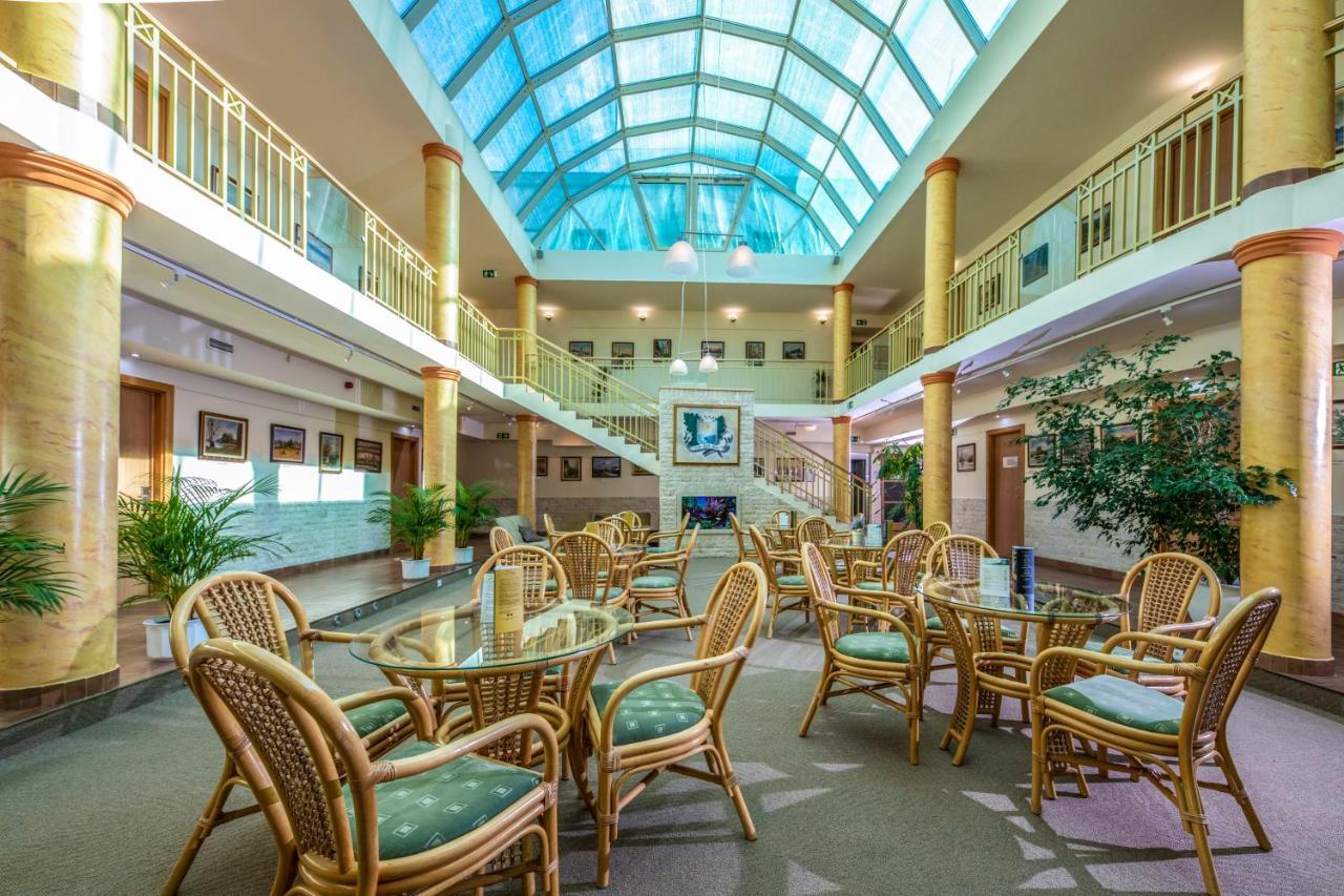 Bikács Zichy Park Hotel מראה חיצוני תמונה